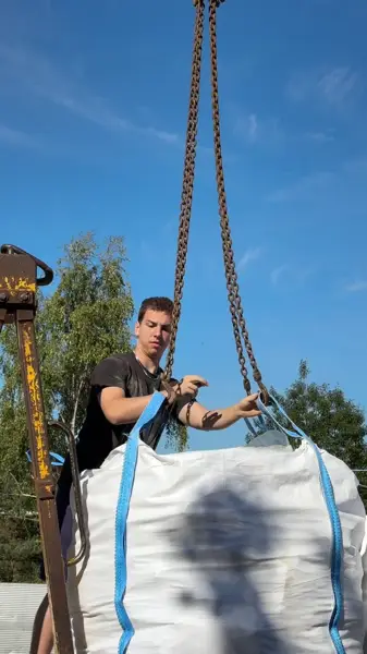 Budování areálu