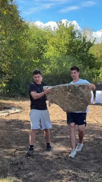 Budování areálu