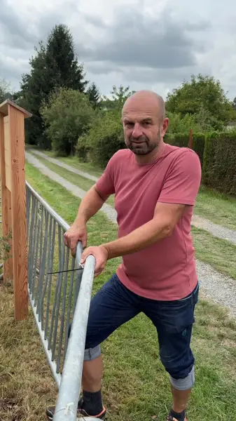 Pomocná ruka u vstupu
